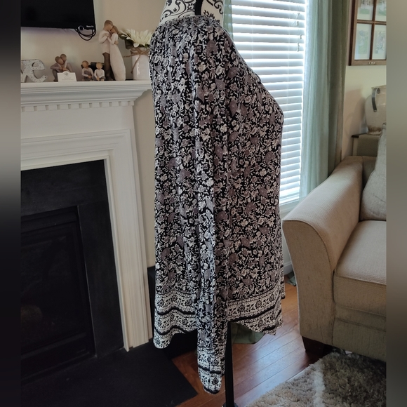 NWT Lucky Brand Black & White Boho Longsleeve Keyhole Blouse - Picture 3 of 7